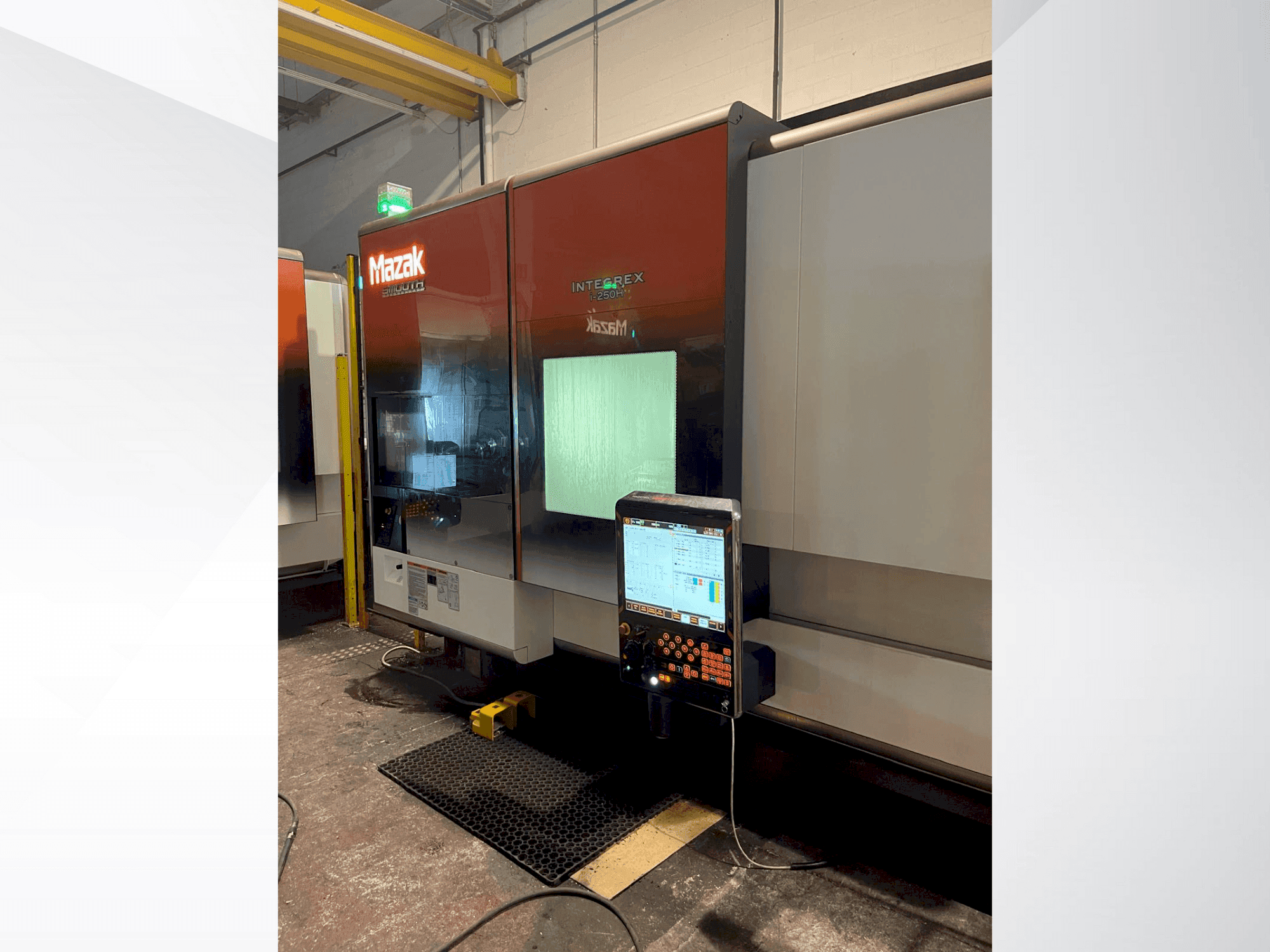 Prikaz stroja Mazak Integrex i-250H sprijeda