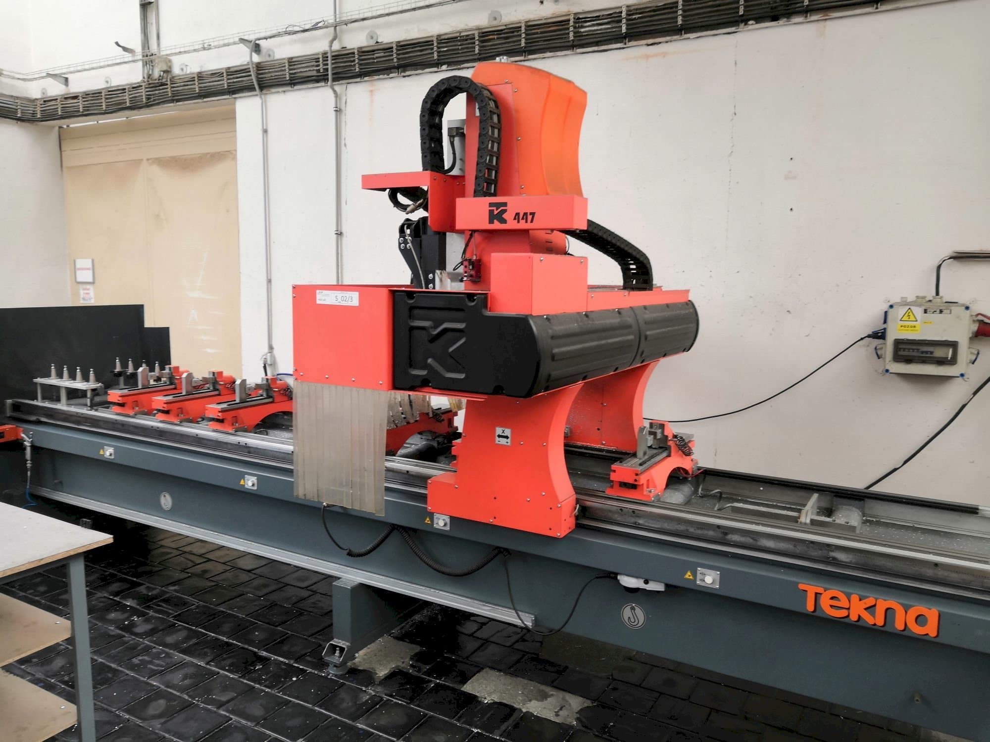 Prikaz stroja Tekna TK447/4 sprijeda