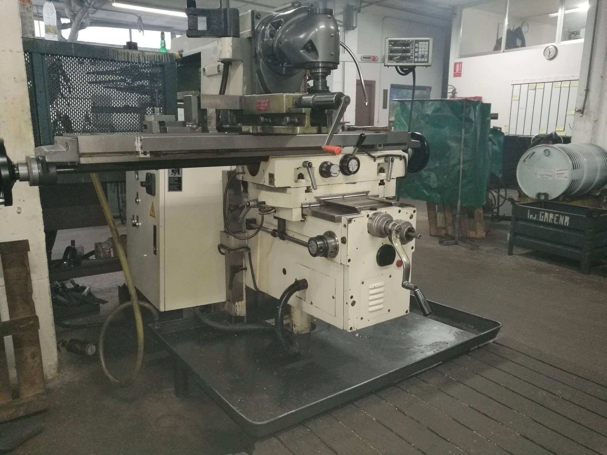 Prikaz  stroja LAGUN FU-130  sprijeda