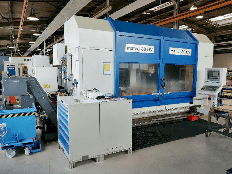 Prikaz stroja Matec 30 HV sprijeda