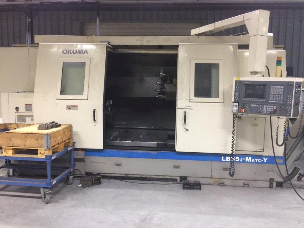 Prikaz stroja Okuma LB35 II sprijeda