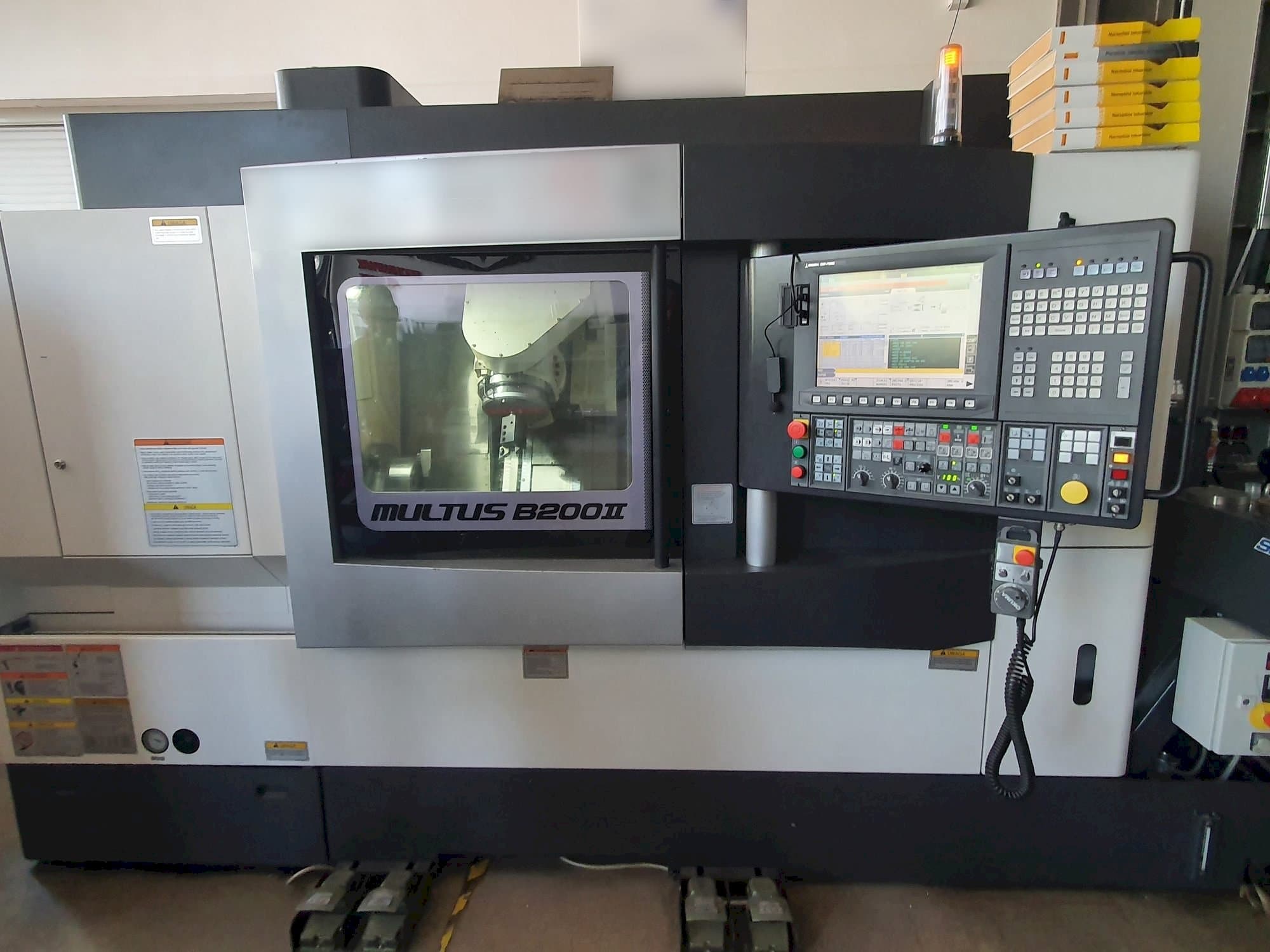 Prikaz stroja Okuma MULTUS B200II CX750 sprijeda