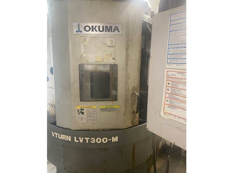 Prikaz  stroja Okuma LVT300M  sprijeda