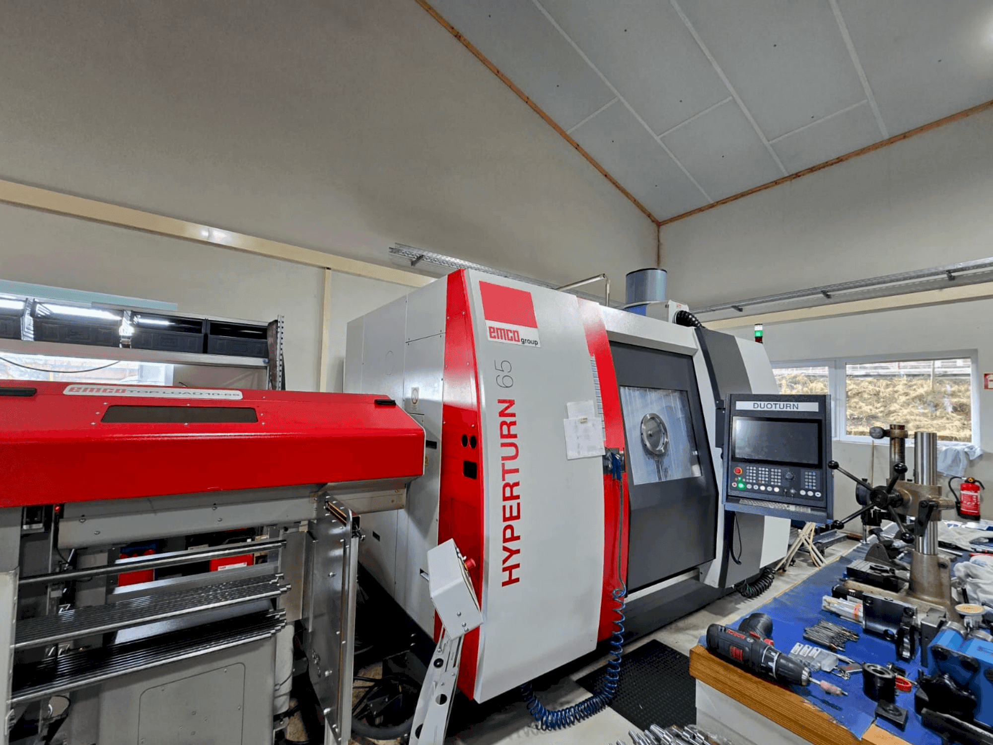 Prikaz  stroja EMCO HYPERTURN 65-1300 DUOTURN  sprijeda