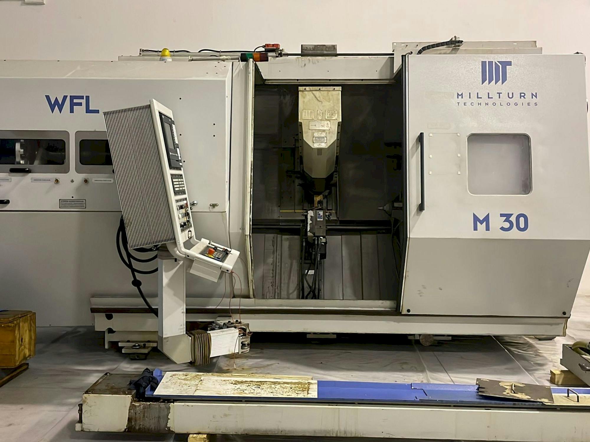 Prikaz  stroja WFL Millturn M30  sprijeda