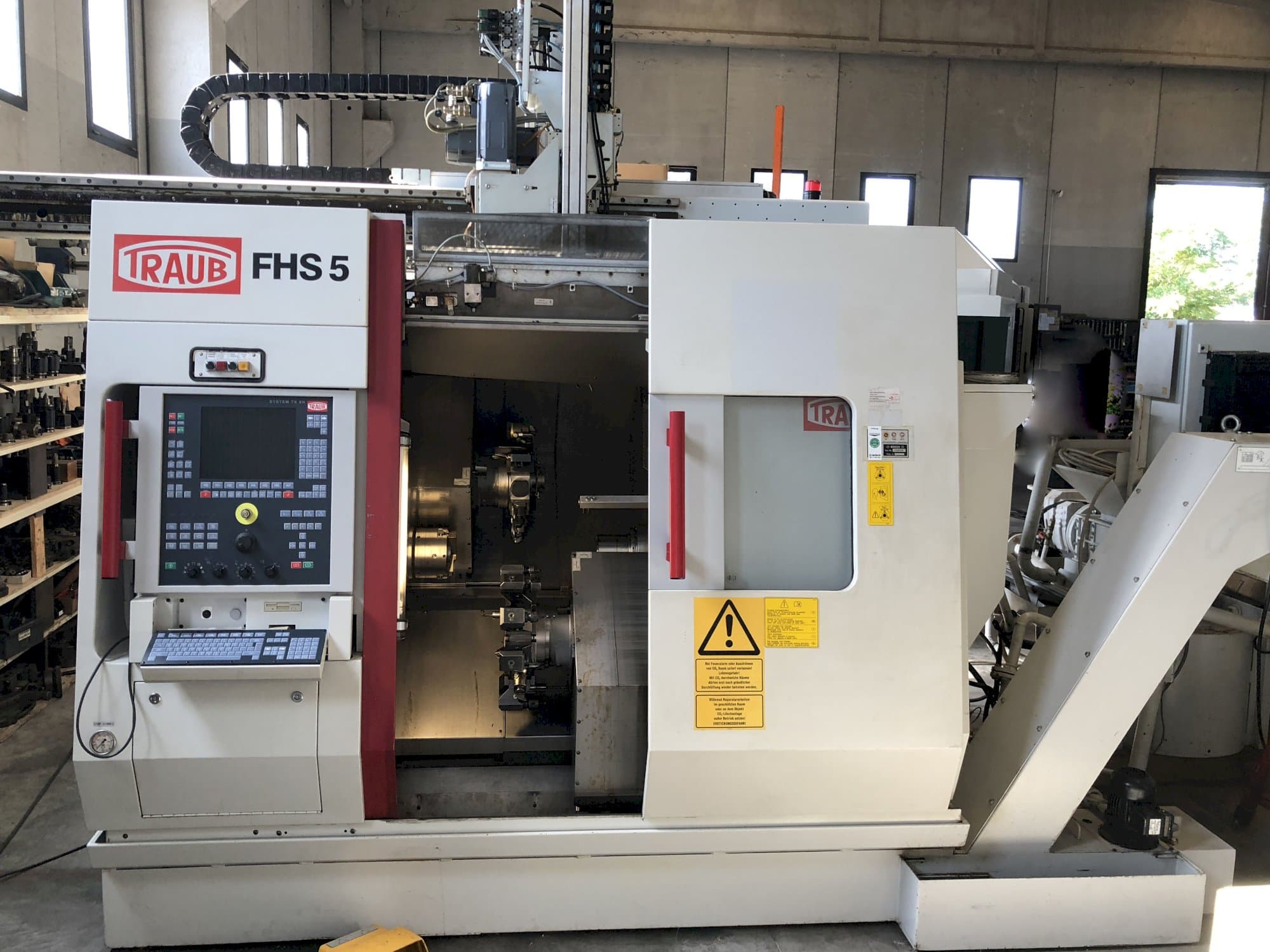 Prikaz stroja TRAUB TNC 42 sprijeda