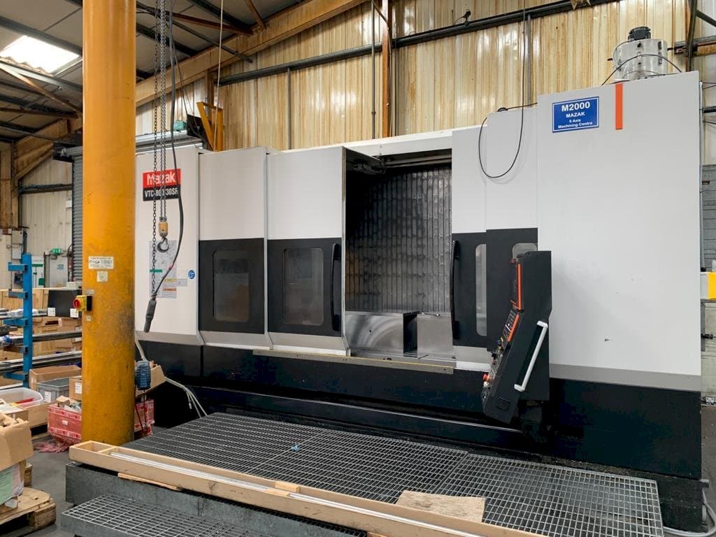 Prikaz stroja Mazak VTC-800/30SR sprijeda