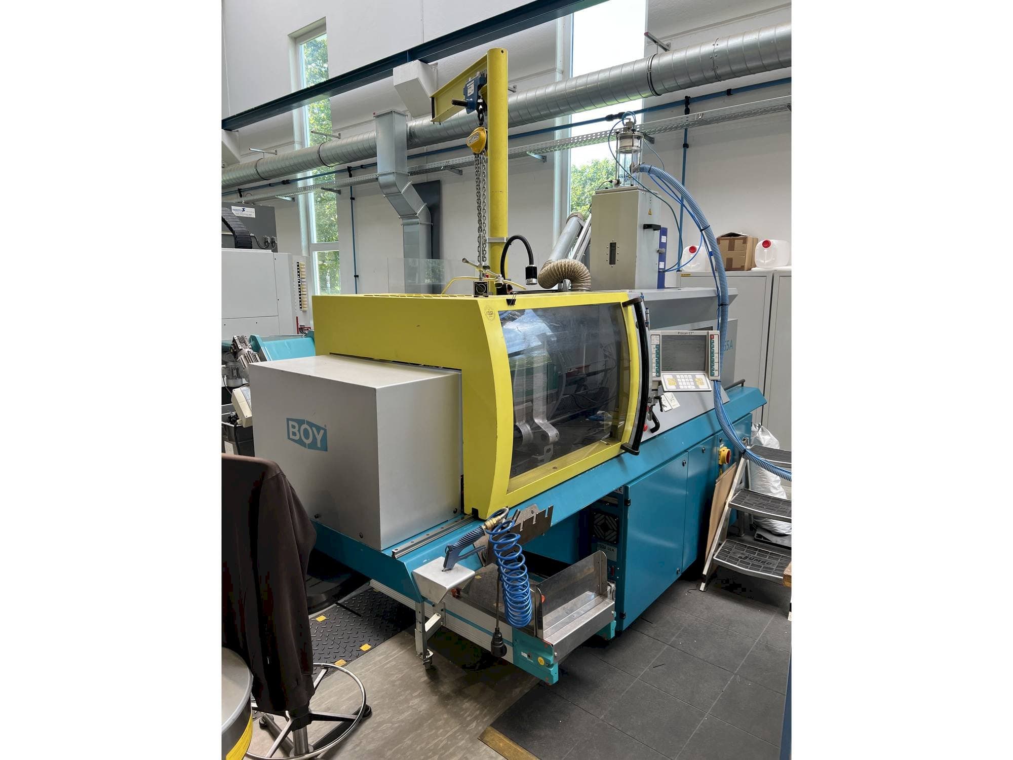 Prikaz stroja BOY 55A slijeva