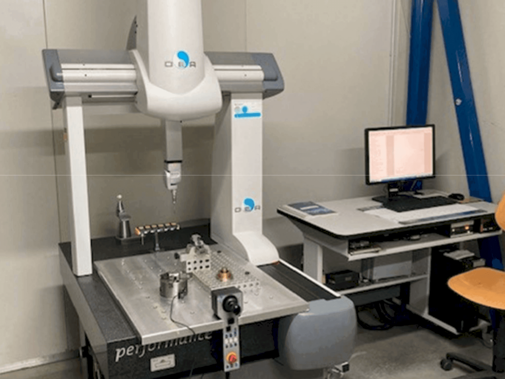 Prikaz stroja DEA Global 050705 Performance sprijeda