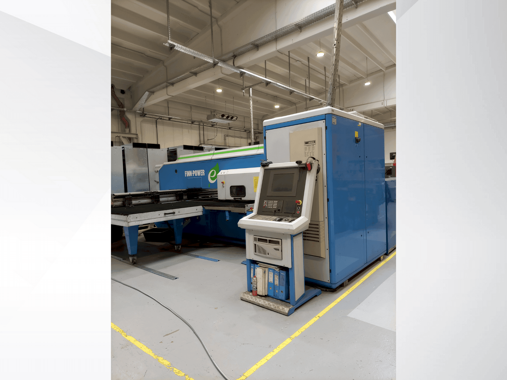 Prikaz stroja Finn-Power E5 U sprijeda