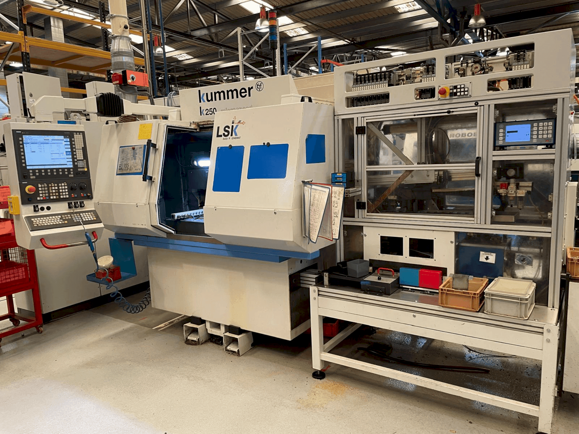 Prikaz stroja KUMMER K250 sprijeda