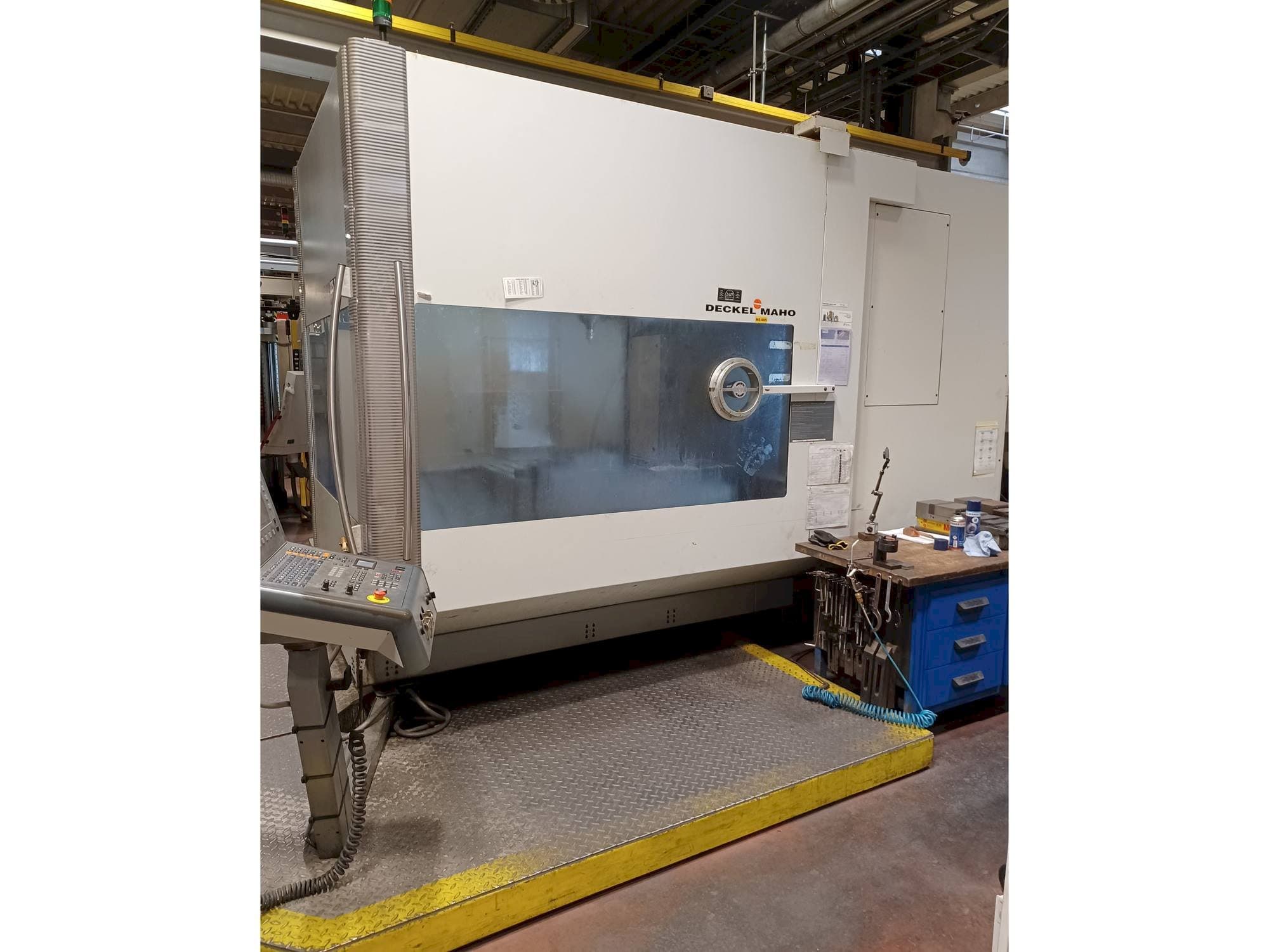 Prikaz stroja DECKEL MAHO DMU 125 T hi-dyn sprijeda