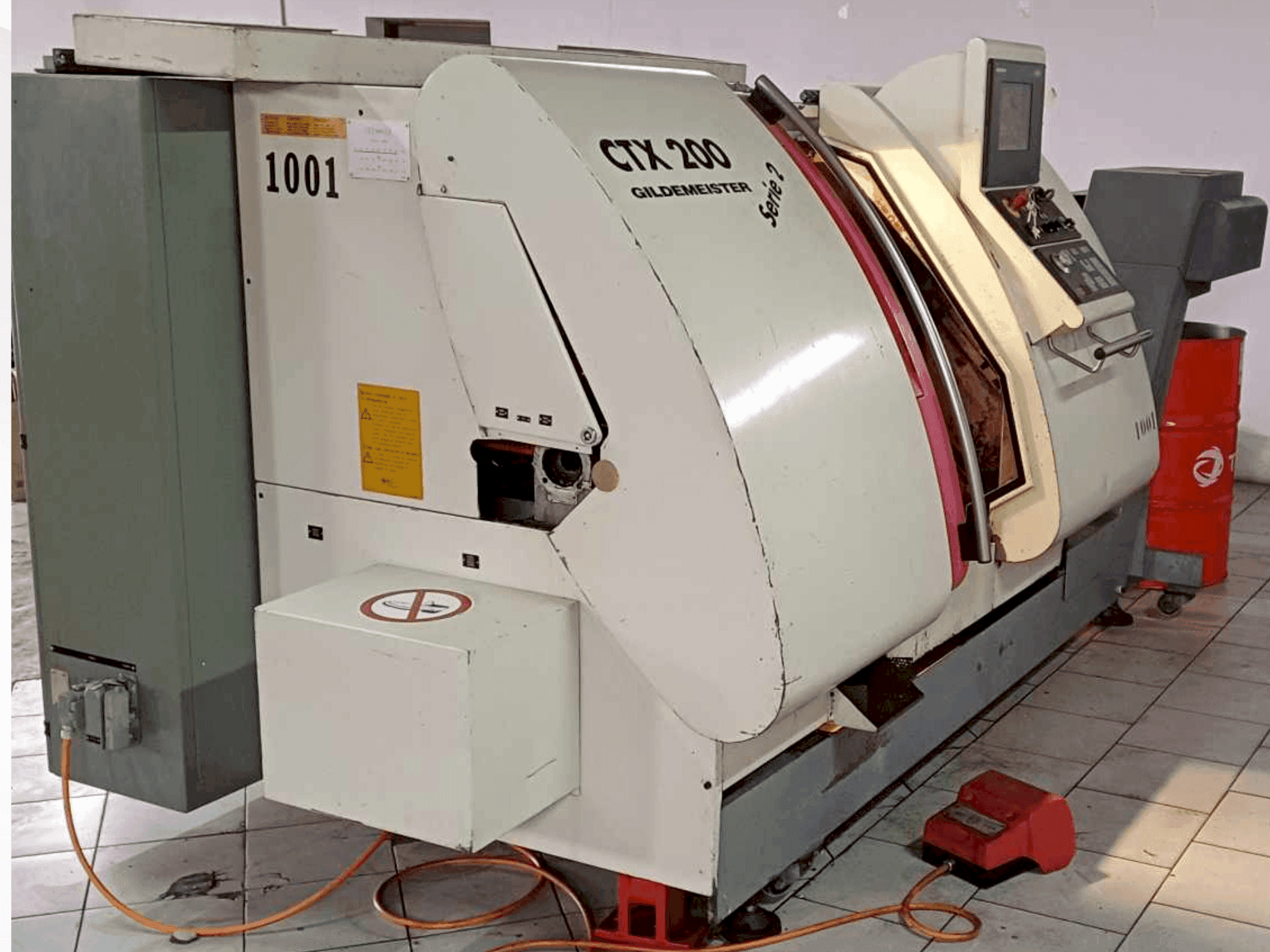 Prikaz stroja Gildemeister CTX 200 S2 sprijeda