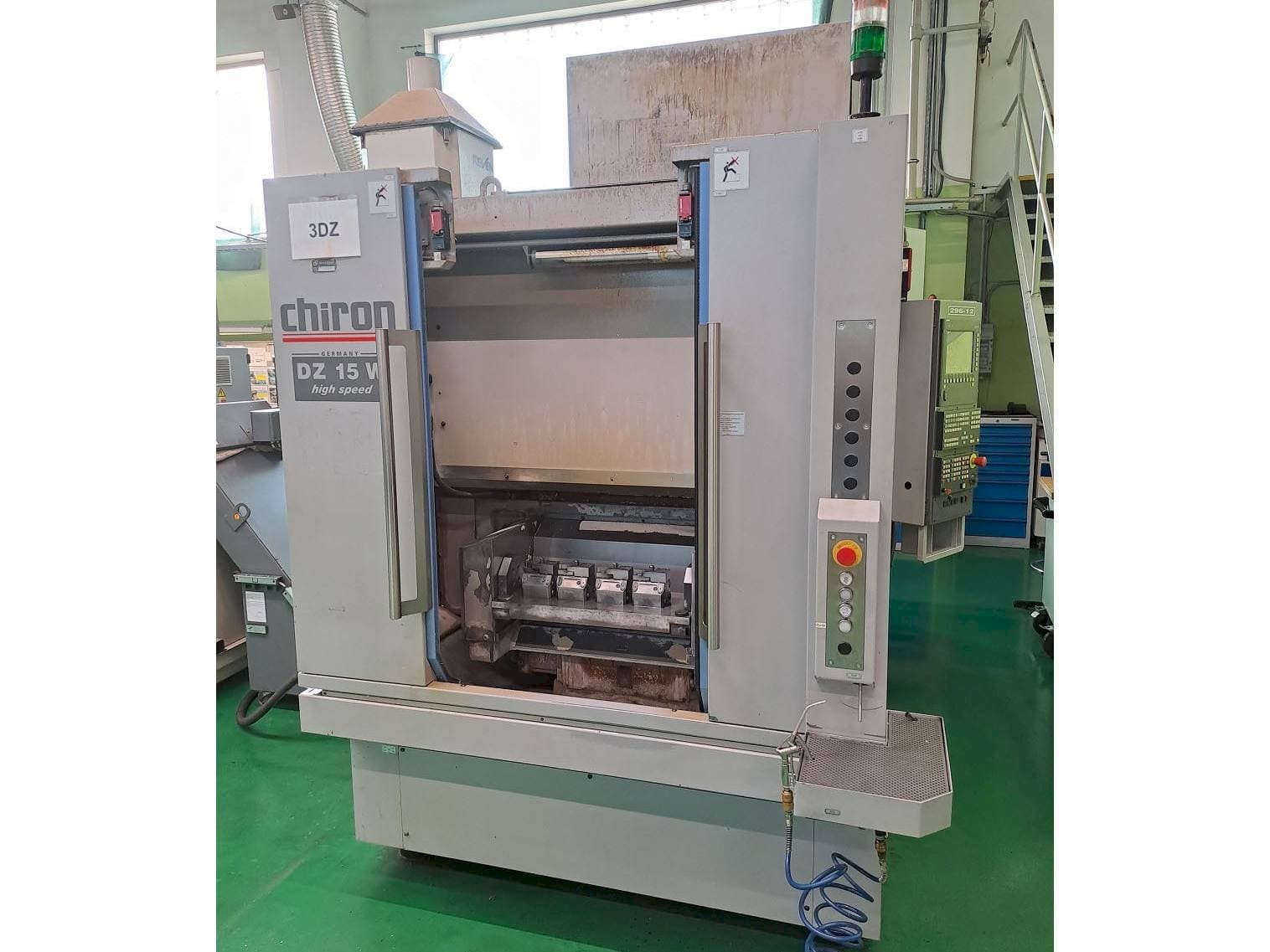 Prikaz stroja CHIRON DZ 15W HS sprijeda