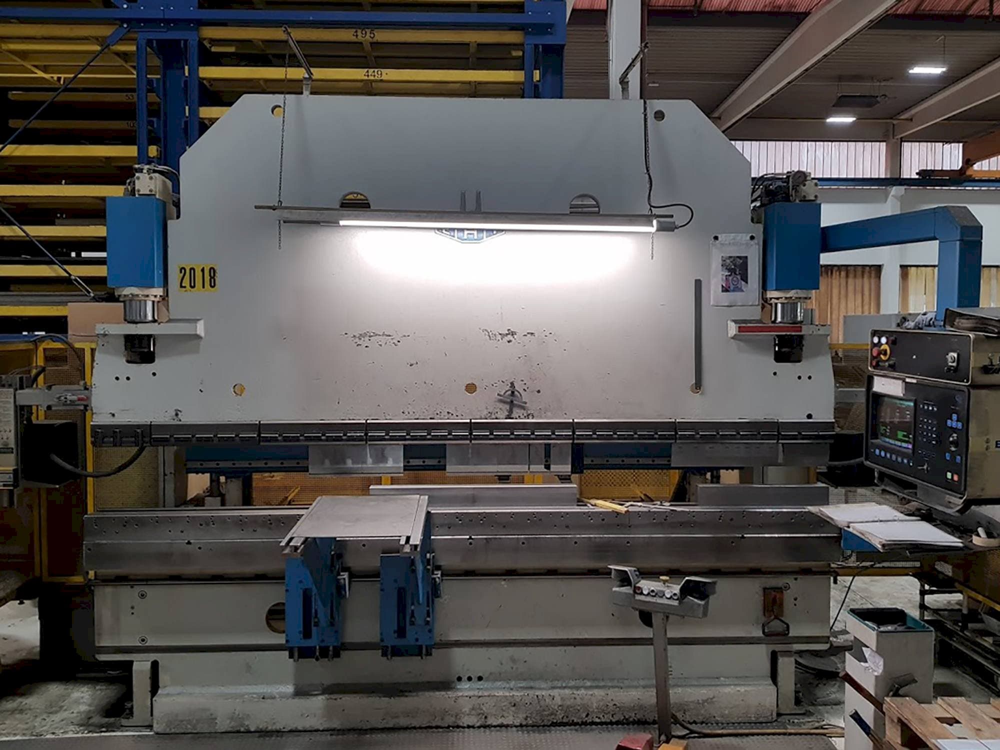 Prikaz  stroja EHT EHPS 11-35  sprijeda