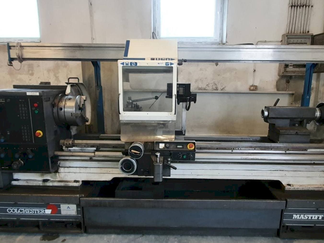 Prikaz stroja Colchester MASTIFF V/S 1800 sprijeda