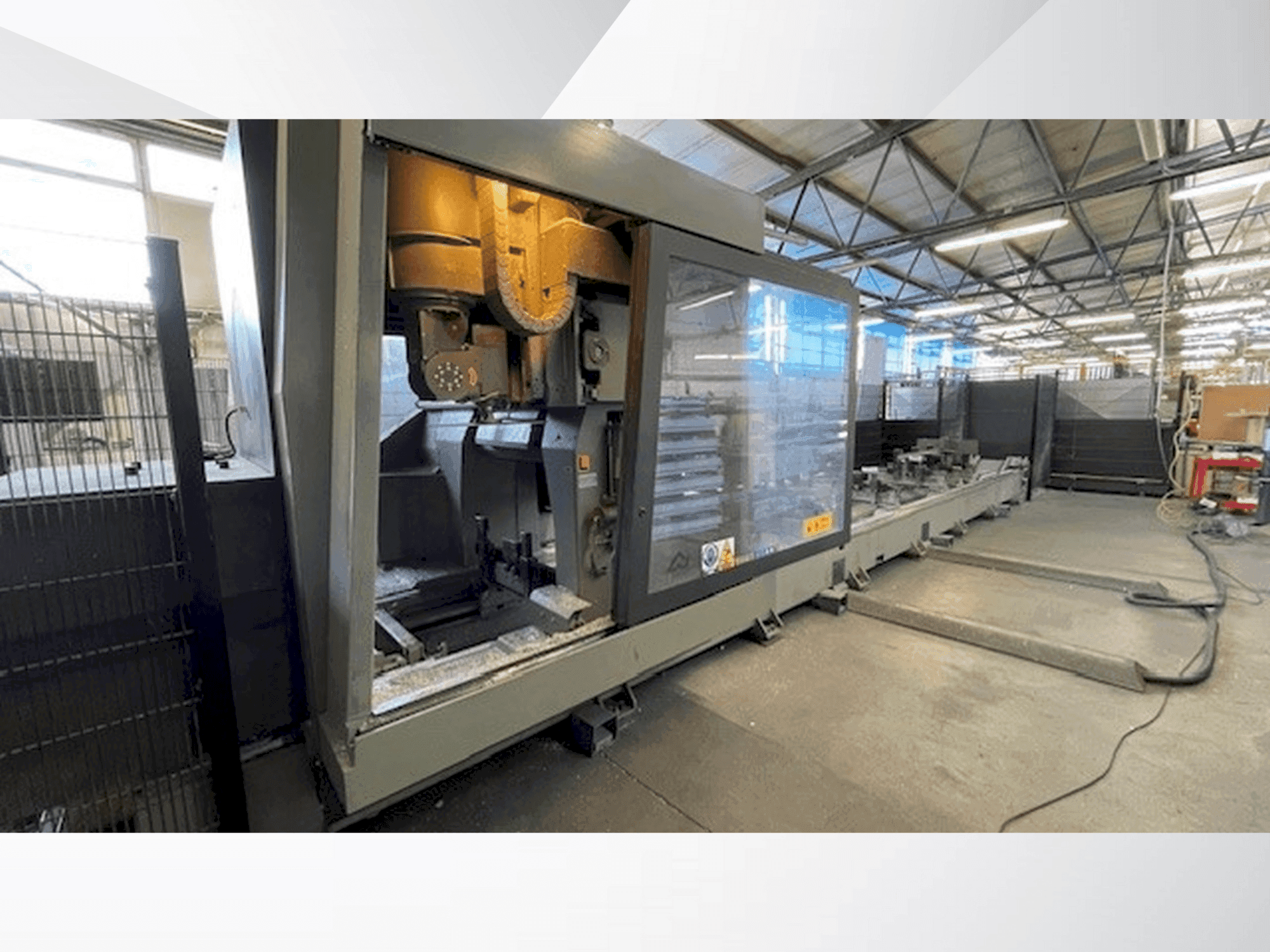 Prikaz  stroja Emmegi SATELLITE XT 7800  sprijeda