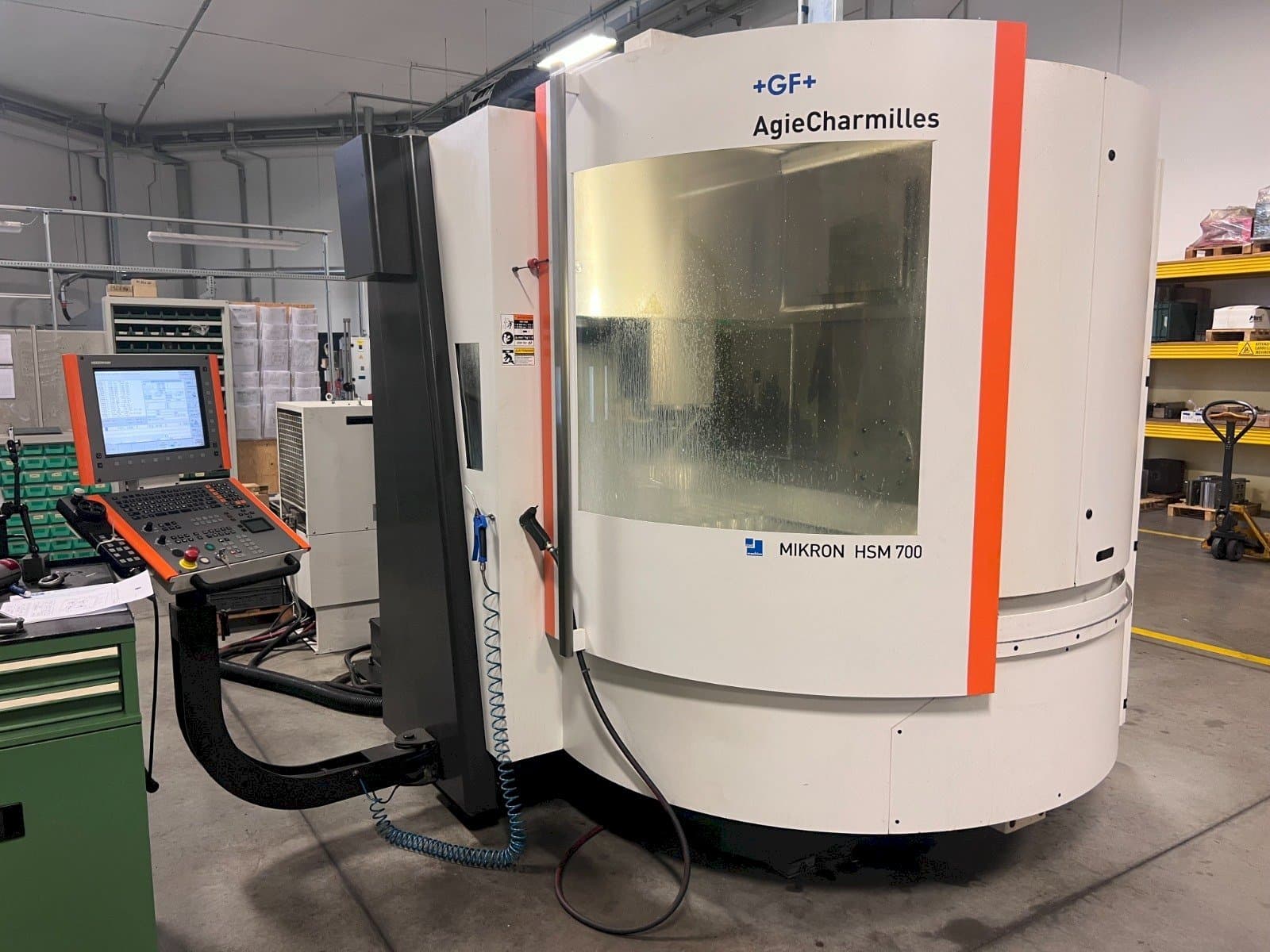 Prikaz stroja AgieCharmilles MIKRON HSM 700 sprijeda