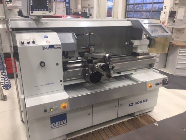 Prikaz stroja GDW LZ400 VS sprijeda