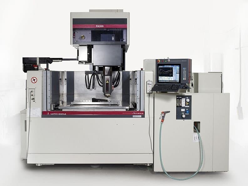 Prikaz stroja Mitsubishi FA 30S Advance sprijeda