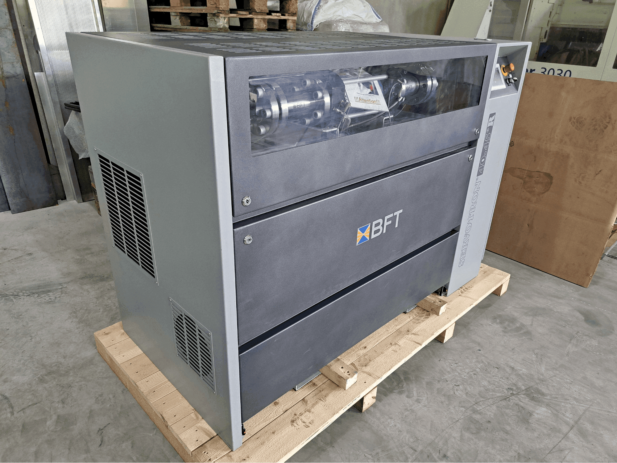 Prikaz  stroja BFT Servotron 40.45+  sprijeda