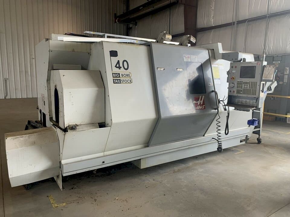 Prikaz stroja HAAS SL-40TB sprijeda