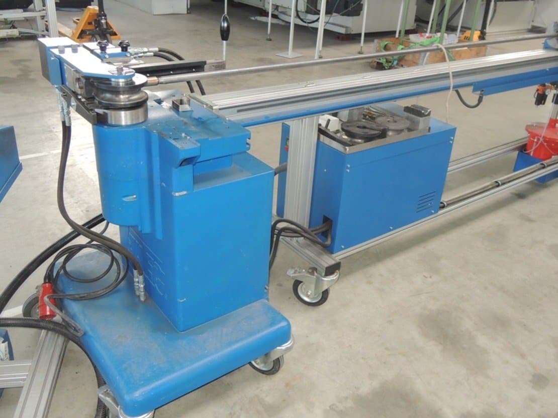 Prikaz  stroja JUTEC 5030  sprijeda