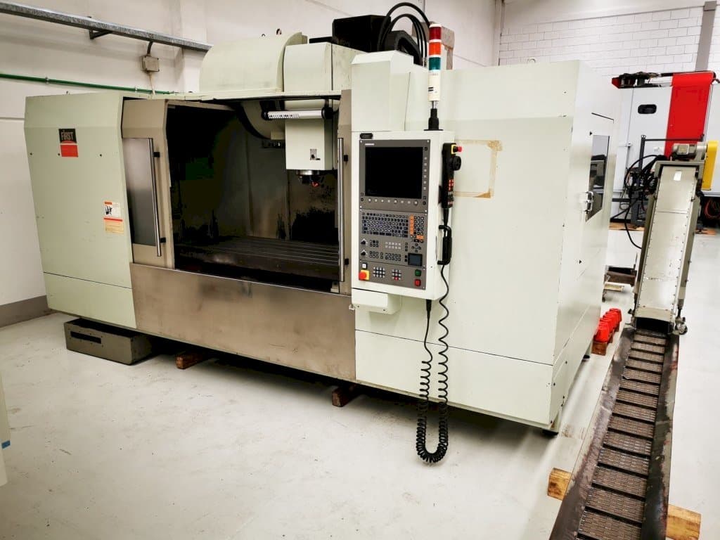 Prikaz stroja FIRST MCV 1500 sprijeda
