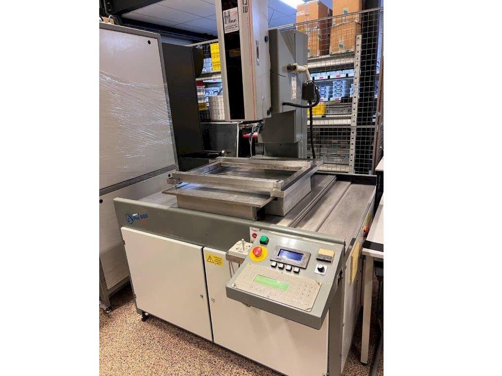 Prikaz stroja Apos 600 sprijeda