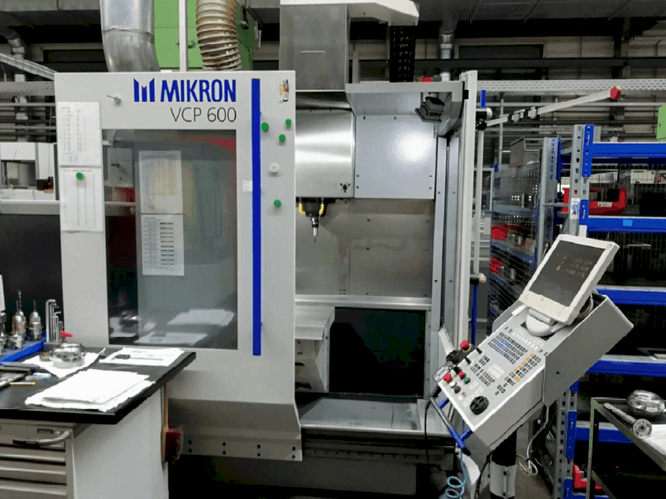Prikaz stroja MIKRON VCP 600 sprijeda
