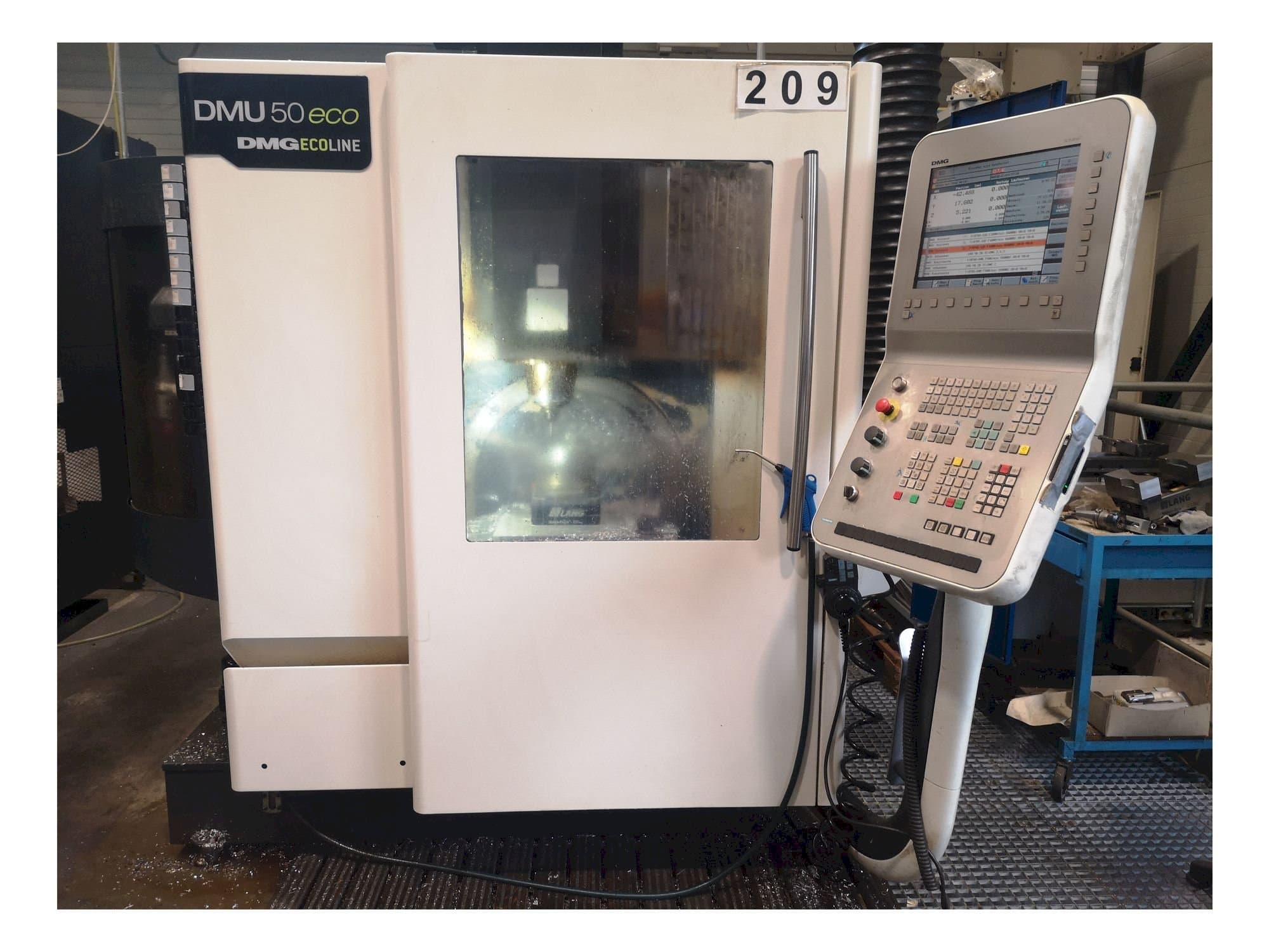 Prikaz  stroja DMG GILDEMEISTER DMU 50 ecoline  sprijeda