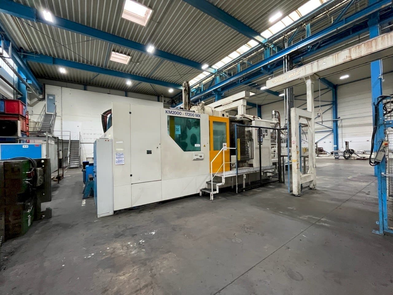 Prikaz stroja Krauss Maffei KM 2000 17200 MX sprijeda