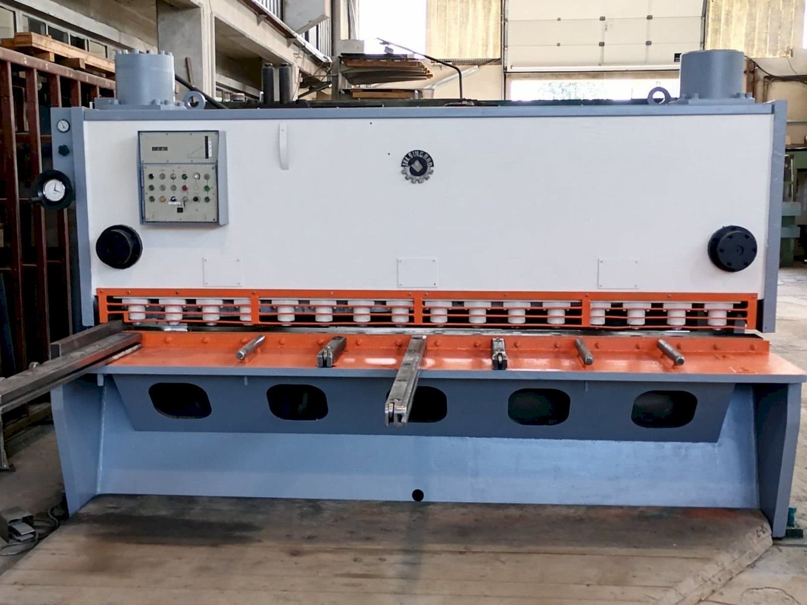 Prikaz stroja Jelšingrad MVCS 3100/13 sprijeda