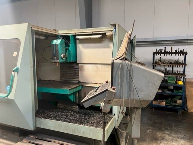 Prikaz stroja DECKEL FP 4-60 sprijeda