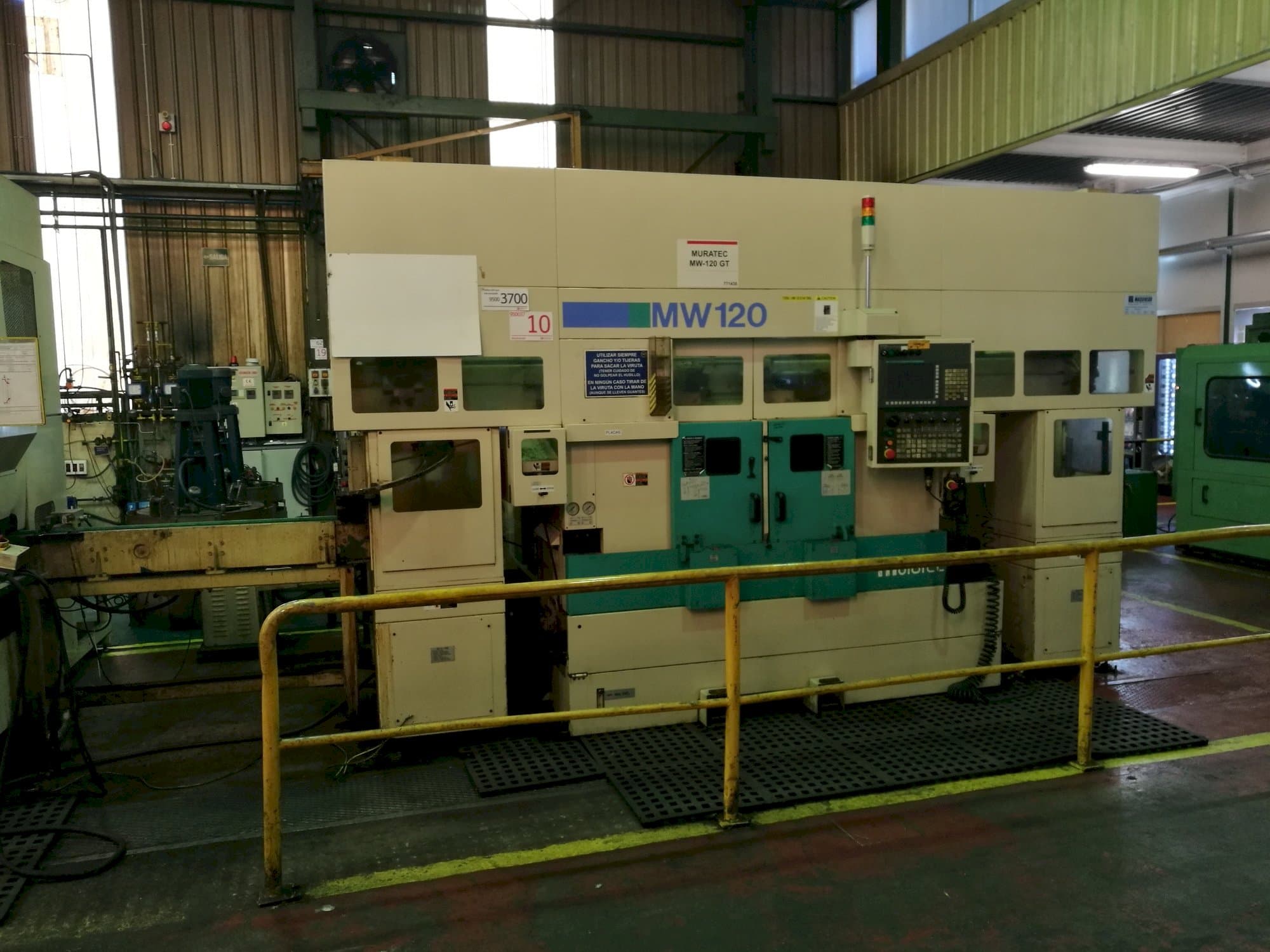 Prikaz stroja Muratec MW120 sprijeda