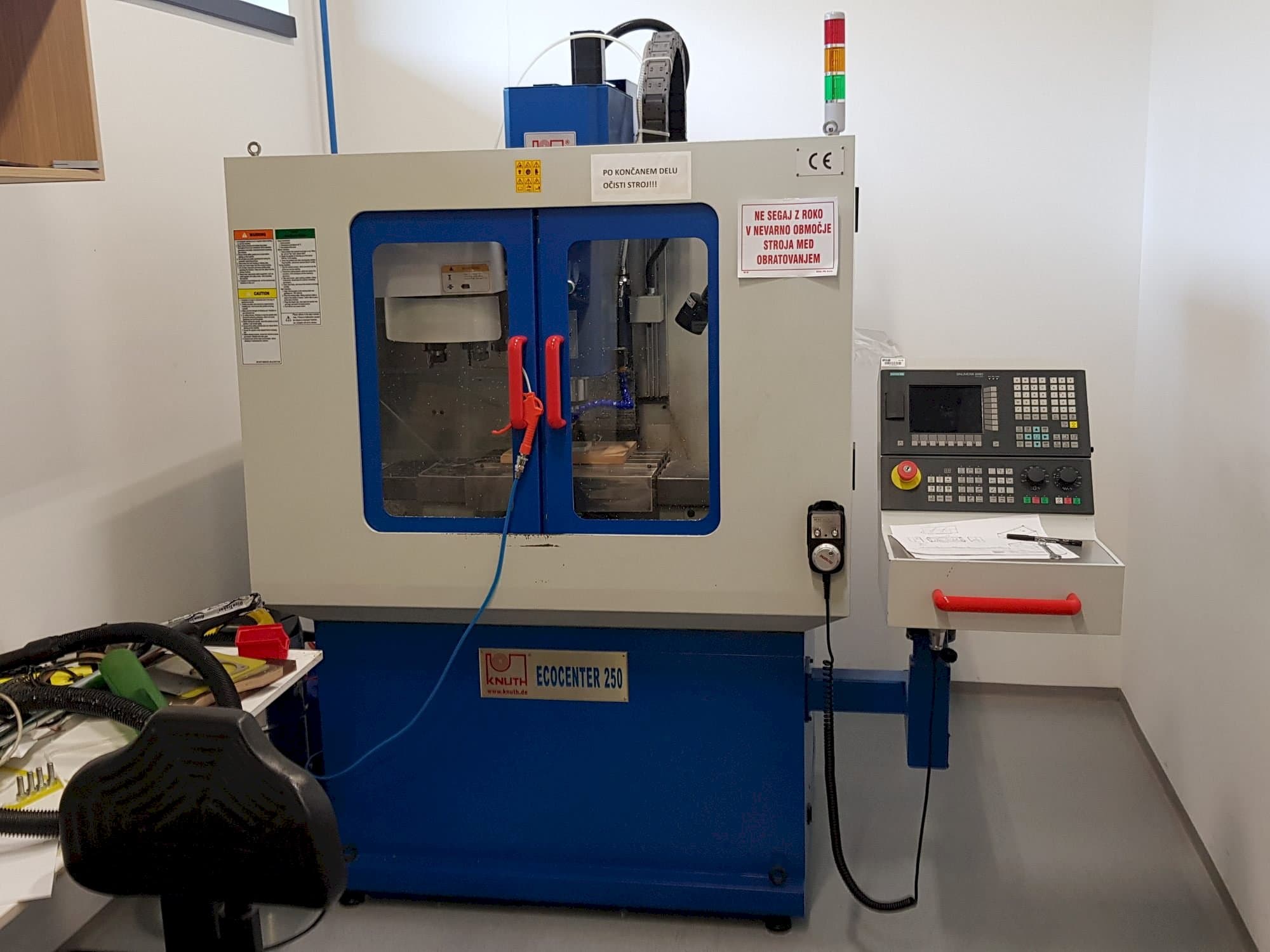 Prikaz  stroja KNUTH EcoCenter 250  sprijeda