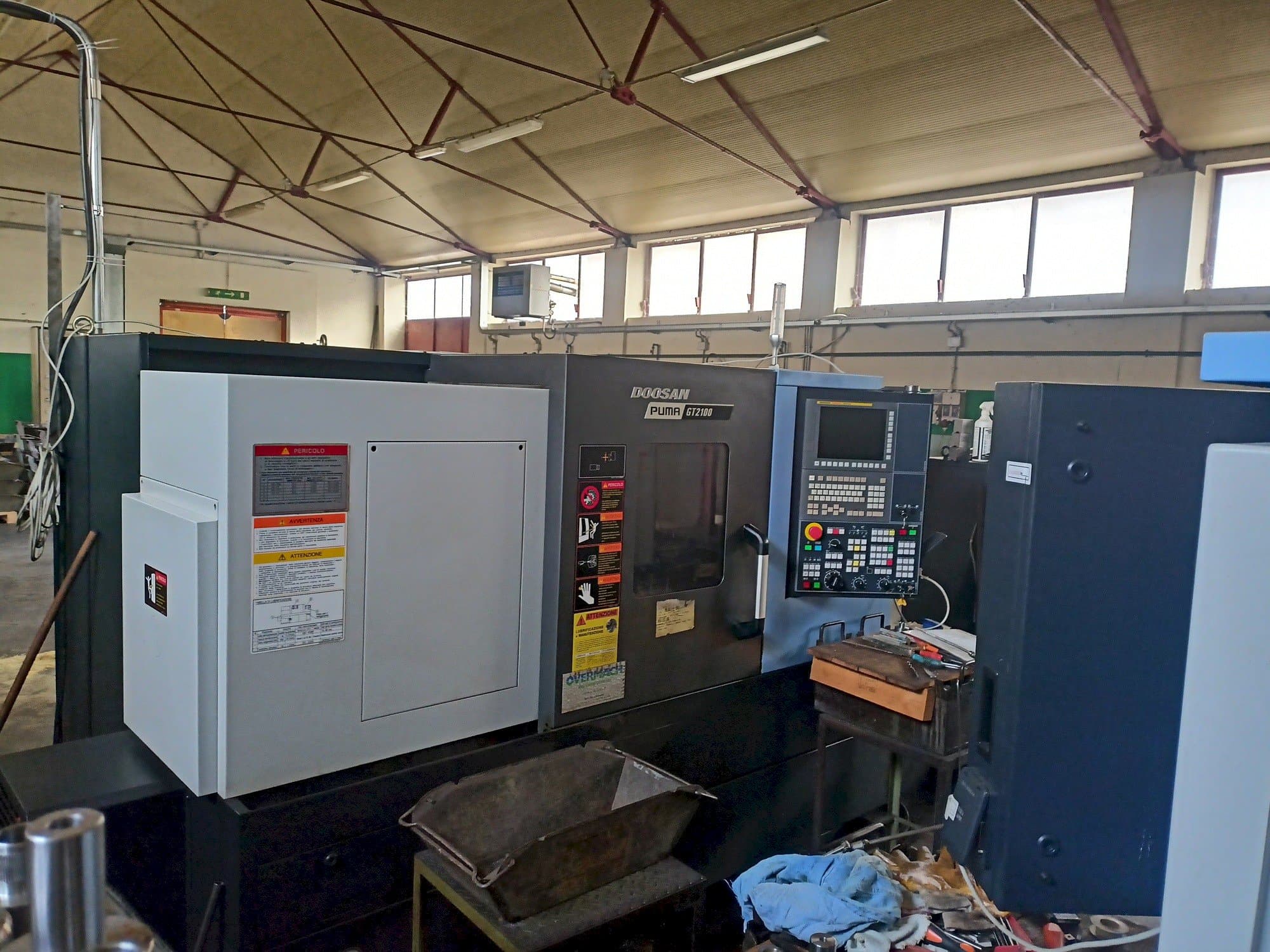 Prikaz stroja DOOSAN Puma GT2100 sprijeda