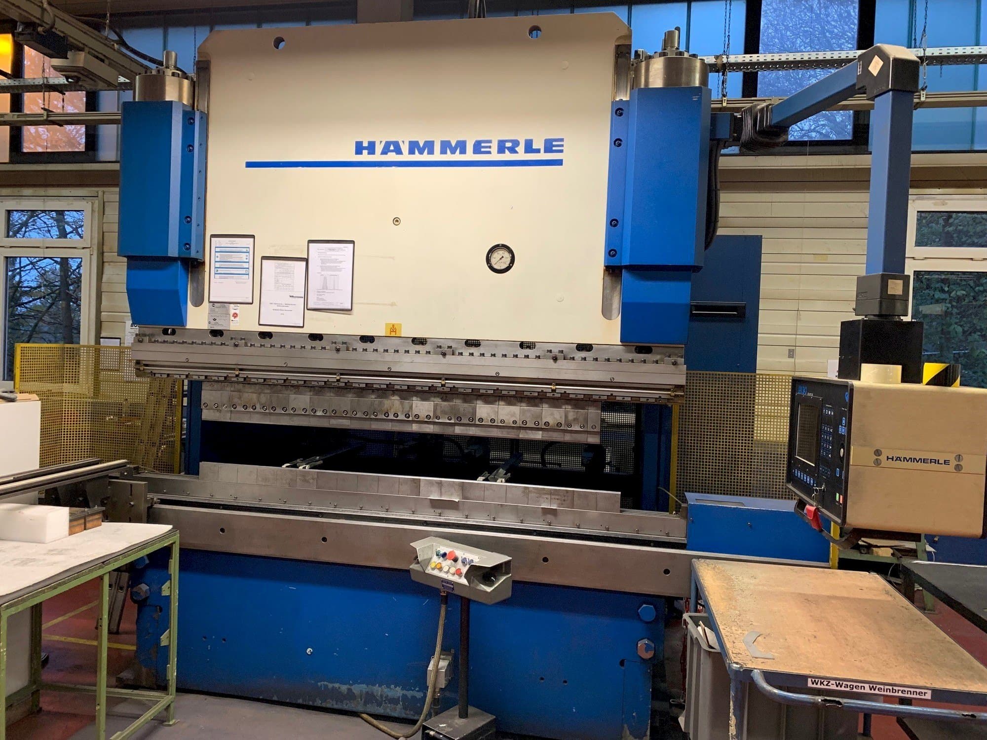 Prikaz stroja HAMMERLE AP 200 2600 Serie 3 sprijeda