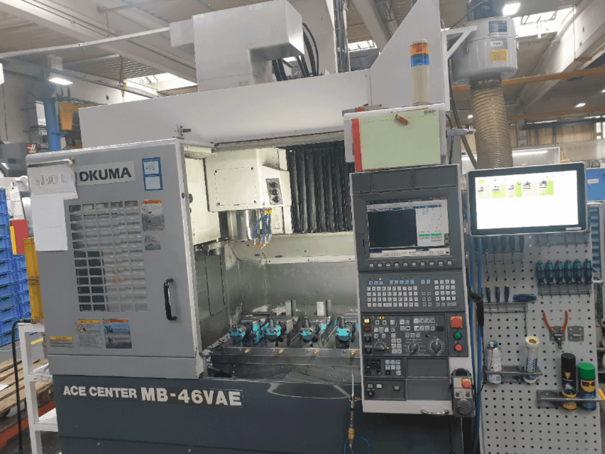 Prikaz stroja Okuma MB-46VAE sprijeda