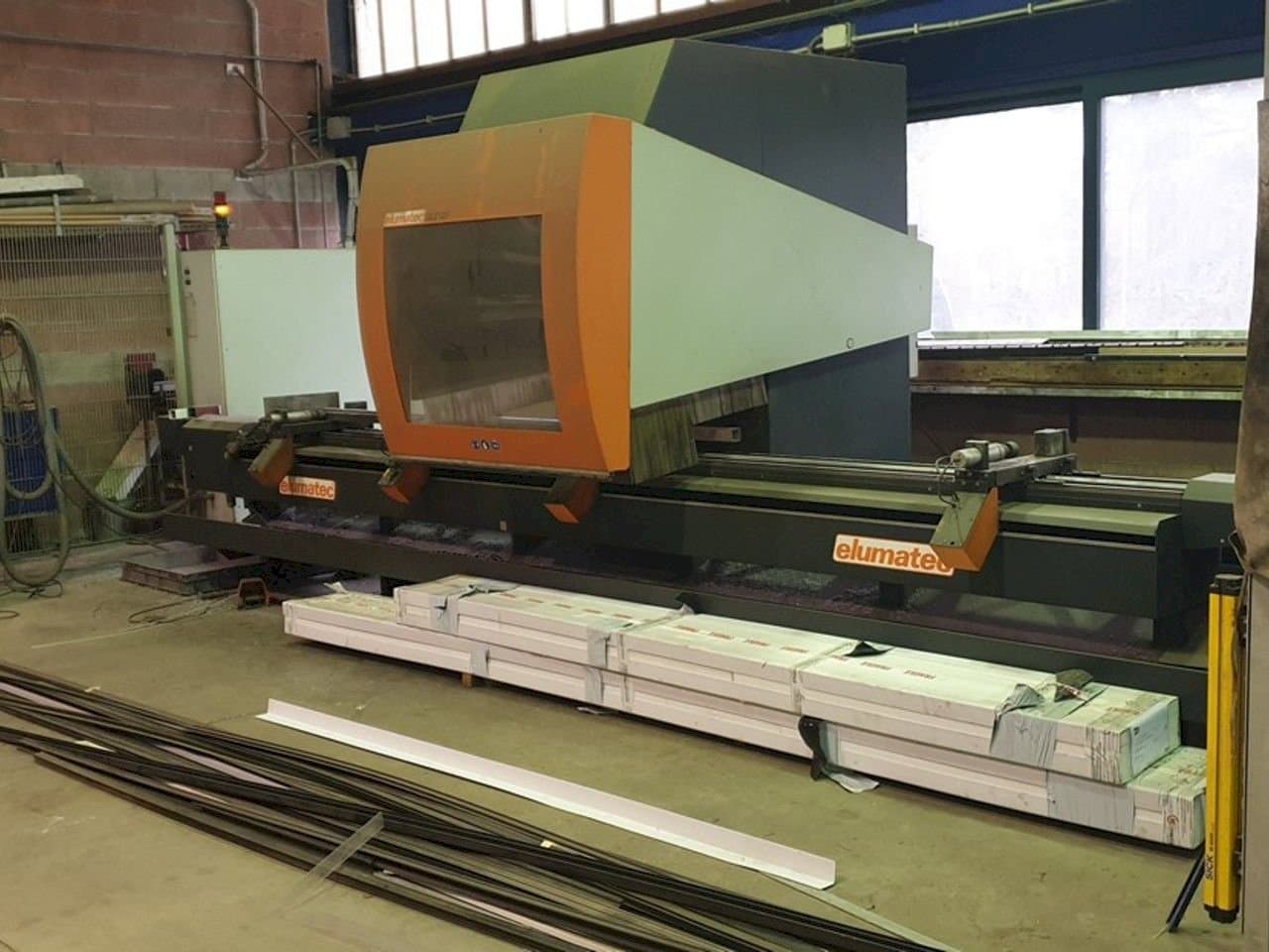 Prikaz stroja Elumatec SBZ 131 sprijeda