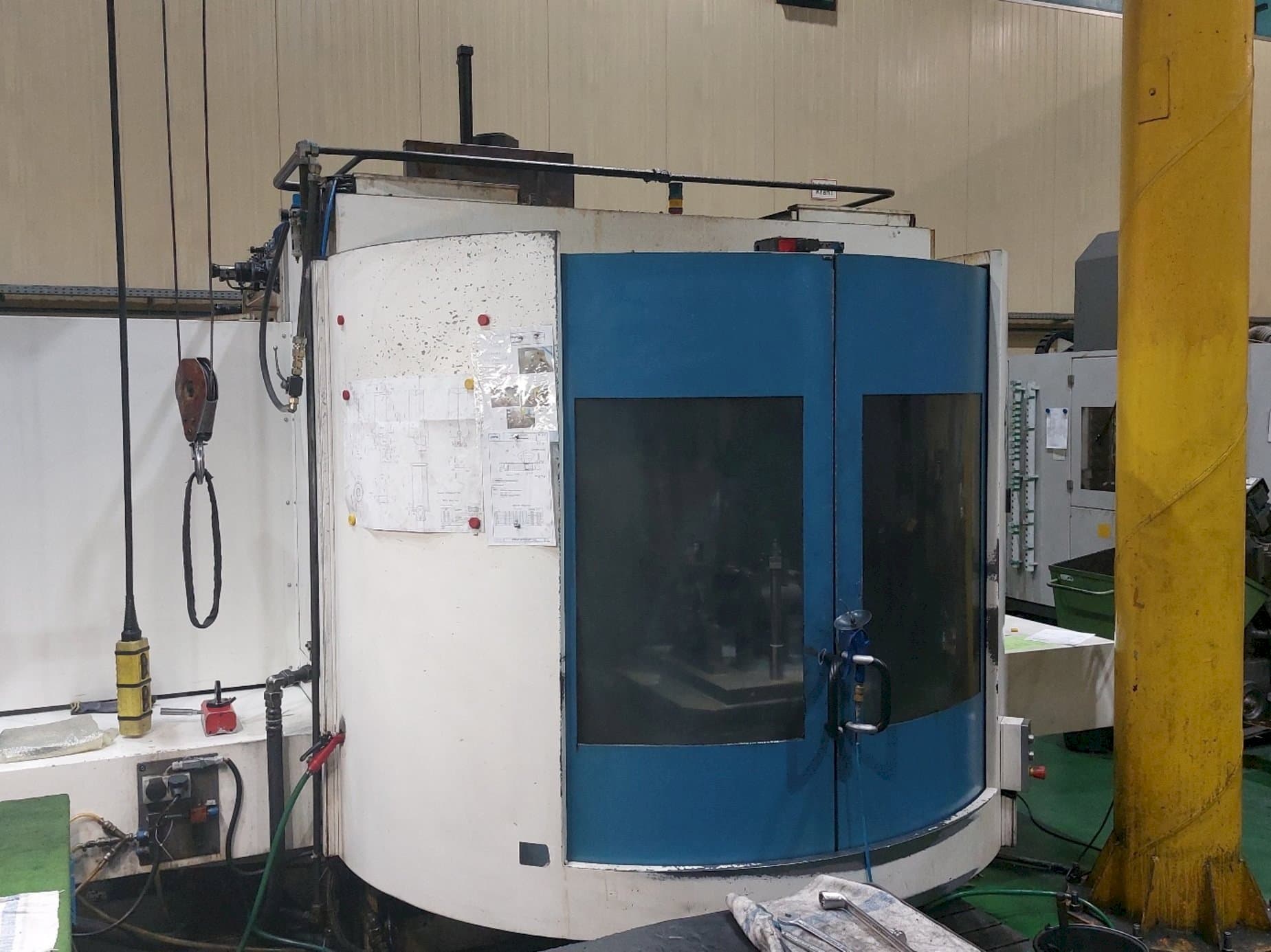 Prikaz stroja Heckert CWK630 sprijeda