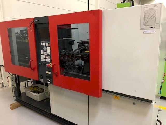 Prikaz lijeve strane stroja FERROMATIK MILACRON K40 D-E