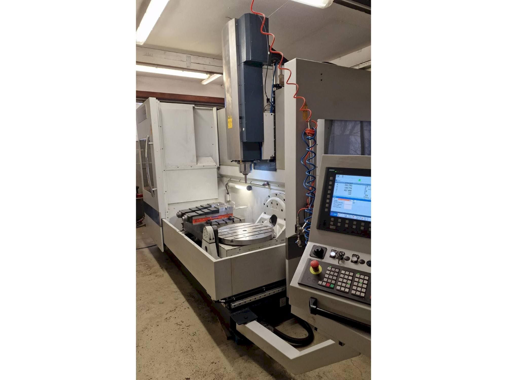 Prikaz stroja SPINNER U5 1520 sprijeda