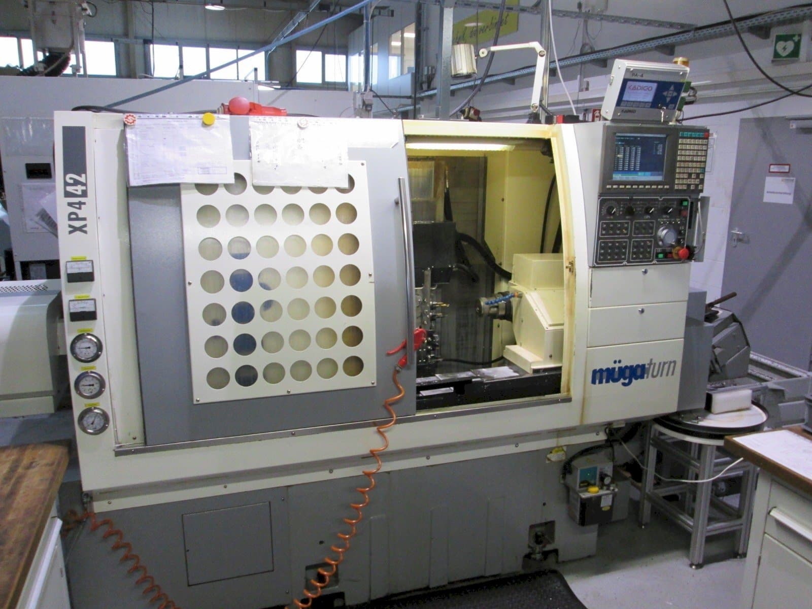 Prikaz stroja Muga XP4 42SM sprijeda