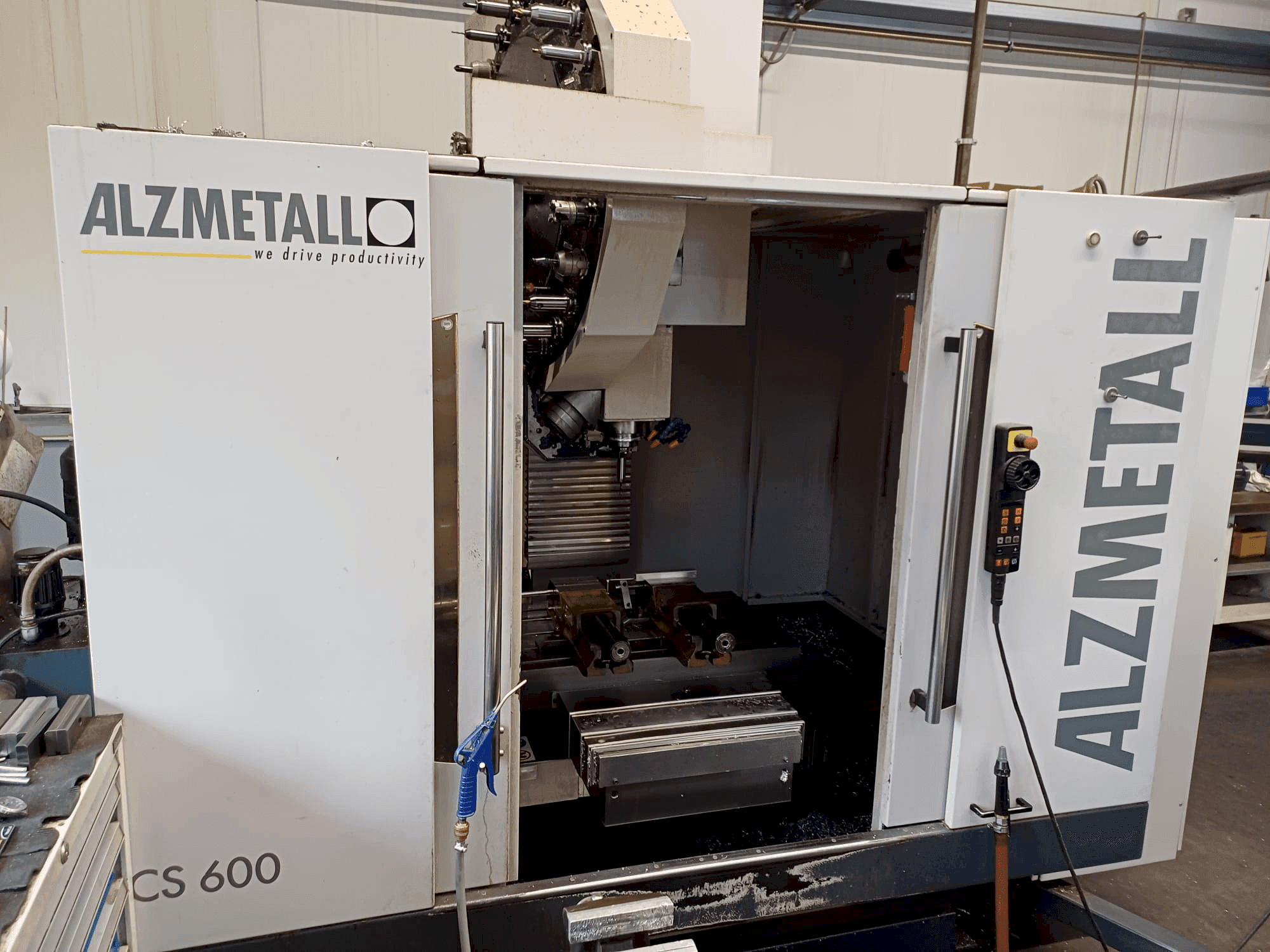 Prikaz stroja Alzmetall CS 600/3 sprijeda