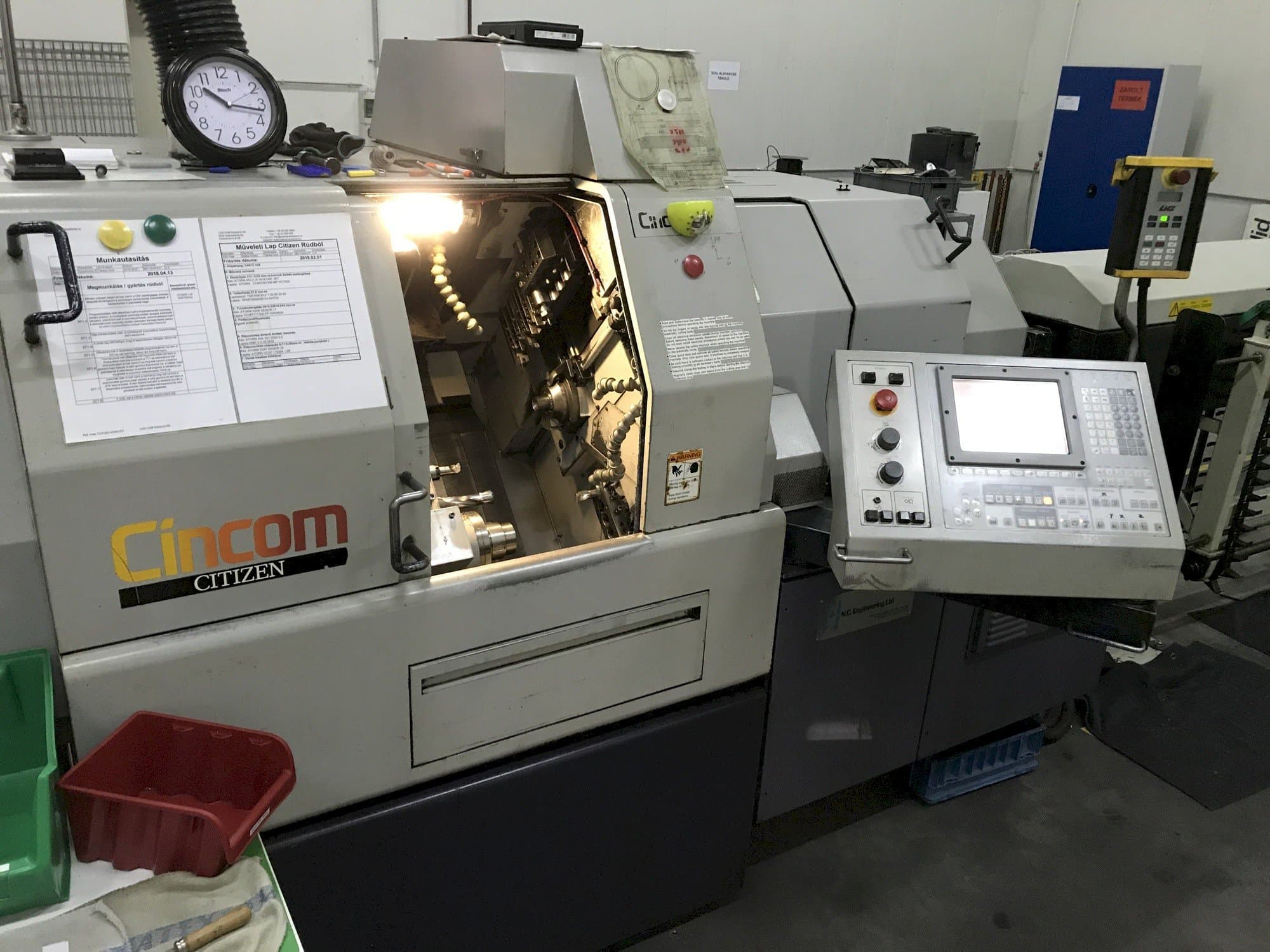 Prikaz stroja Citizen Cincom L32 sprijeda