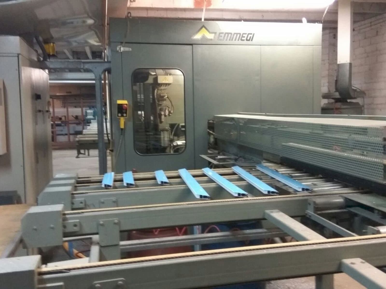 Prikaz  stroja Emmegi Quadra  sprijeda