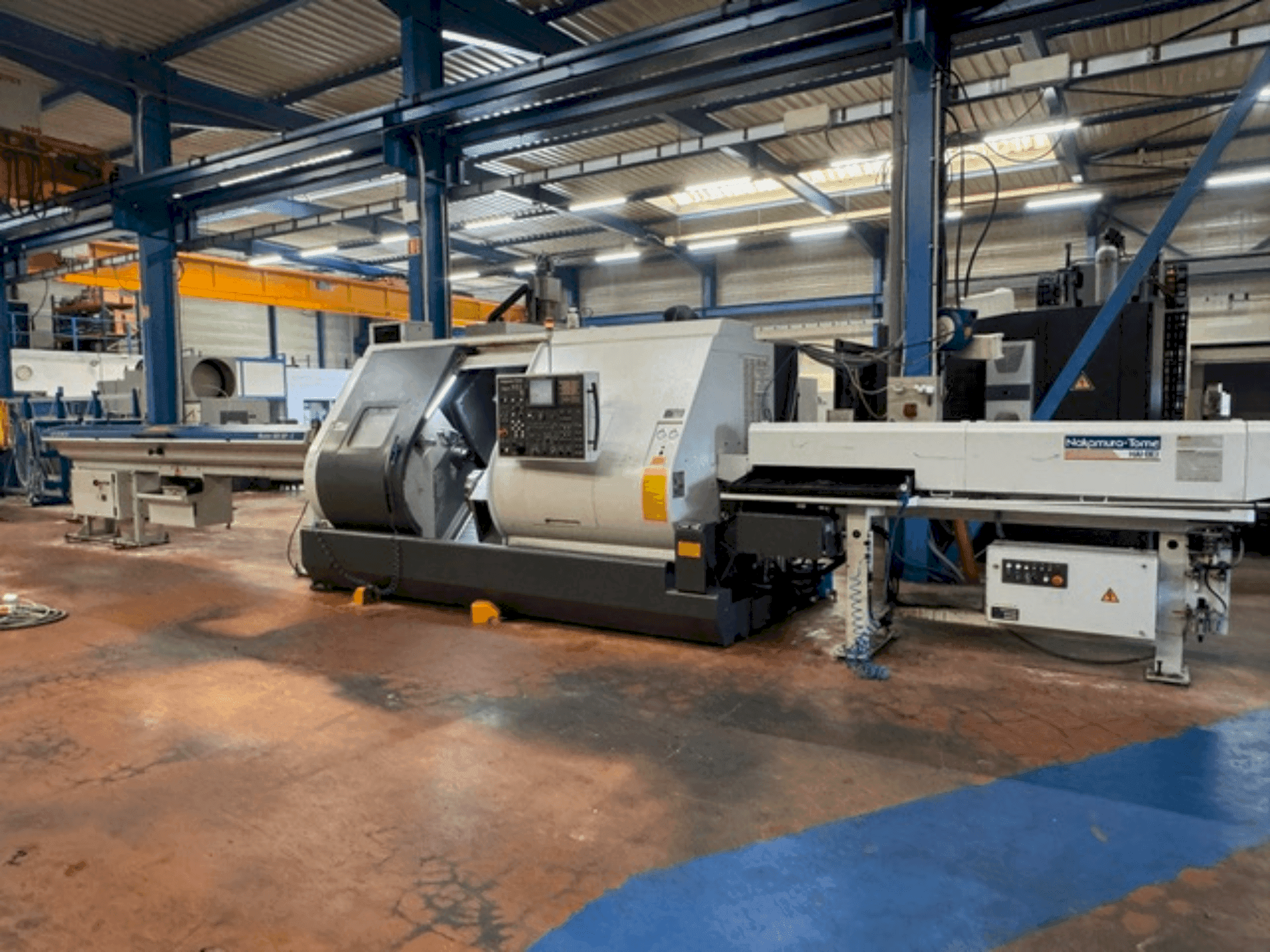 Prikaz stroja NAKAMURA-TOME Super NTJ sprijeda