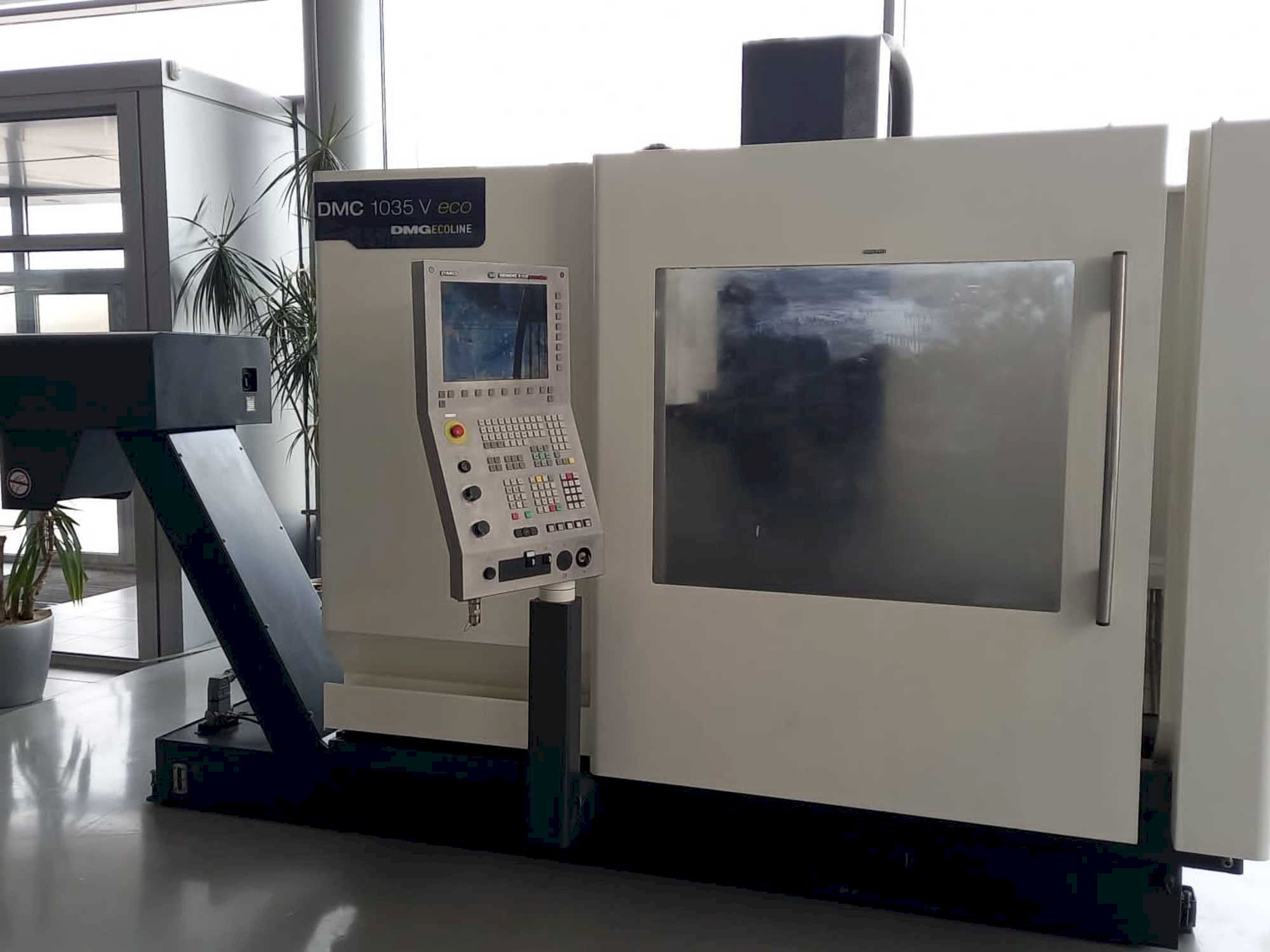 Prikaz  stroja DMG DMC 1035 V eco  sprijeda