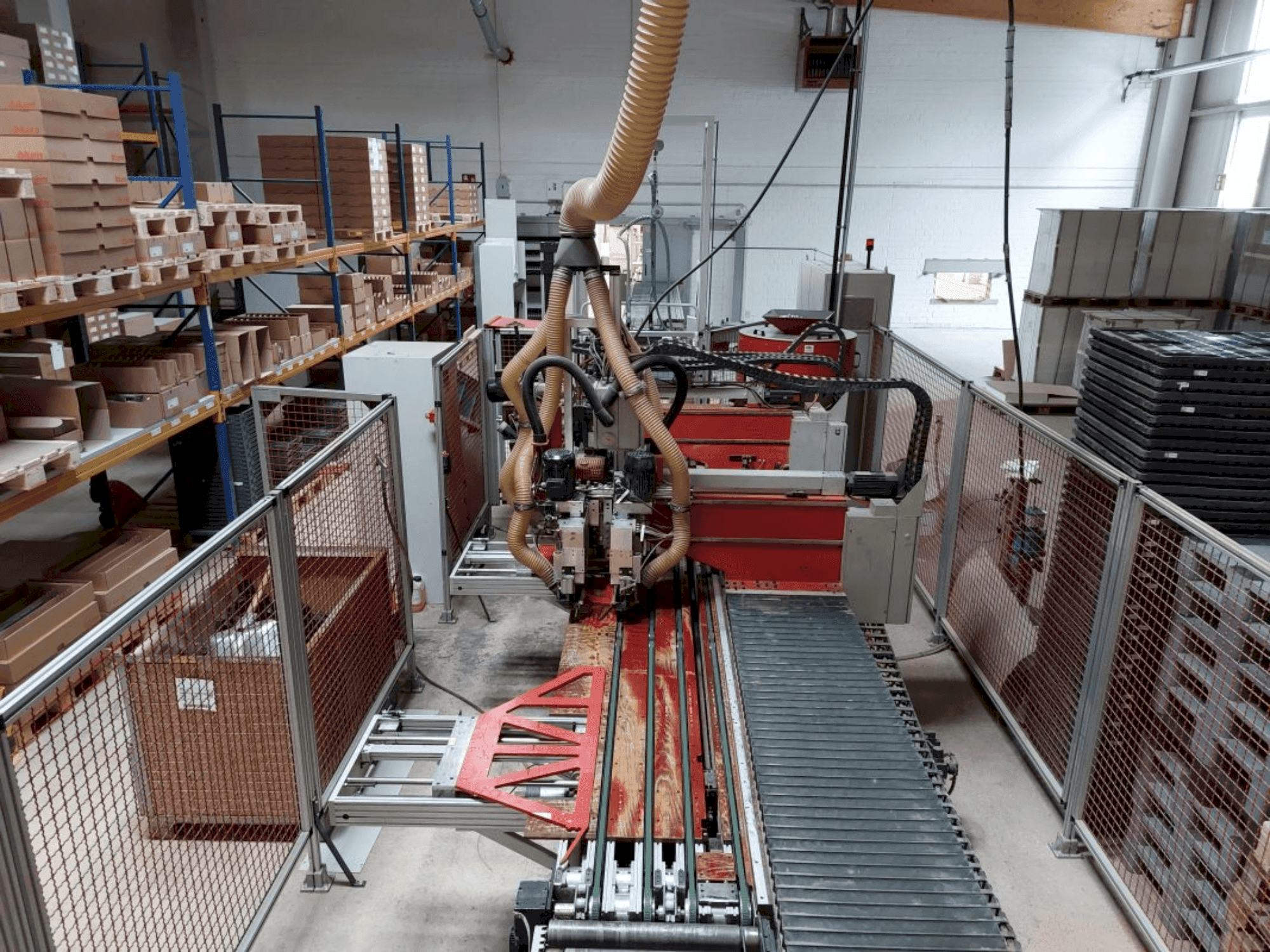 Prikaz  stroja Priess & Horstmann BMA-DLS-CNC  sprijeda